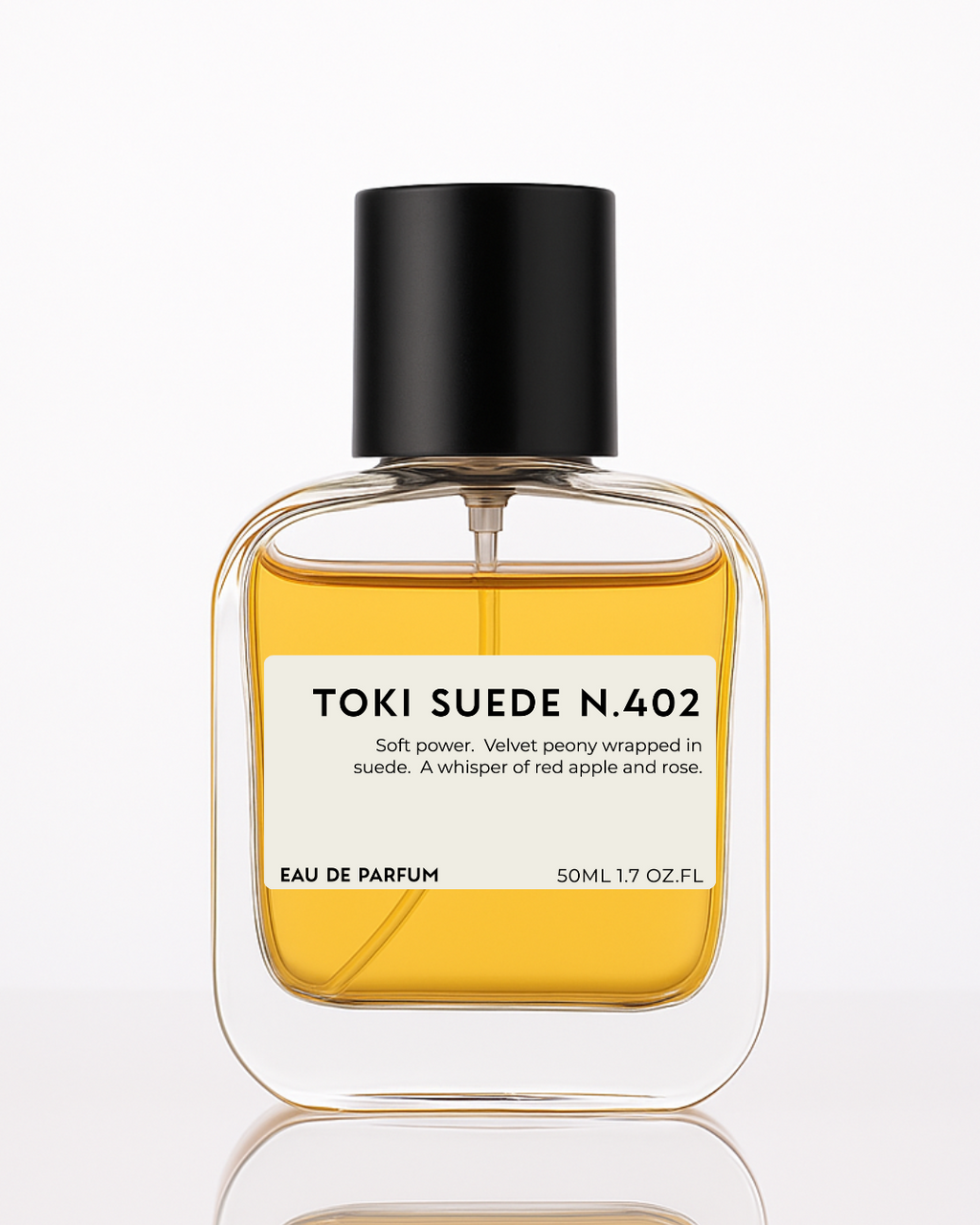 Minimalistisch flesje van Toki Suede N.402, een betaalbare dupe van Peony & Blush Suede met noten van rode appel, pioenroos en suède. Elegant, langhoudend en vrouwelijk.

Minimalist bottle of Toki Suede N.402, a long-lasting dupe of Jo Malone’s Peony & Blush Suede with notes of red apple, peony, rose, suede, and musk. Elegant, soft, and magnetic.