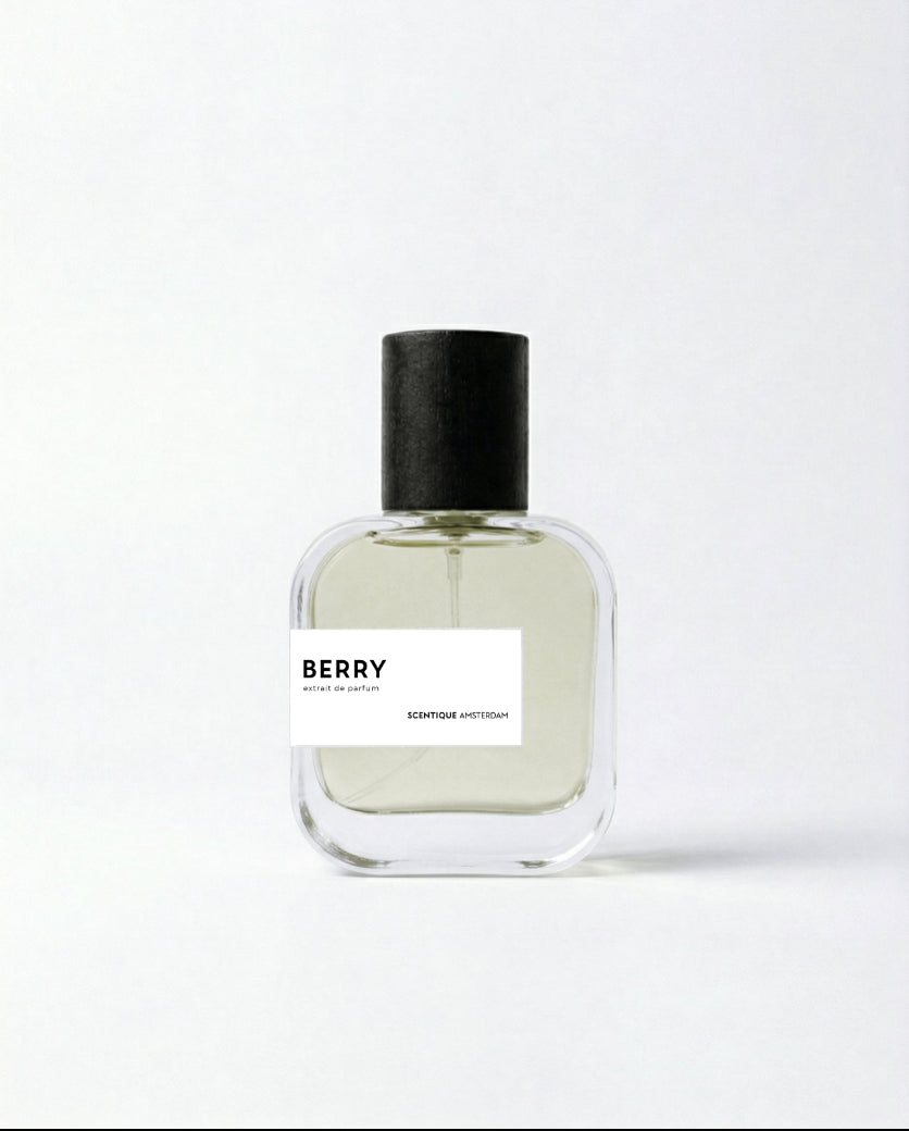 Berry – Zwarte Kers & Amandel – extrait de parfum, Scentique Amsterdam